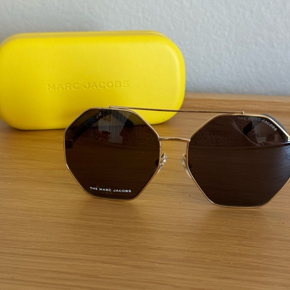 SALE!!!Marc Jacobs Sunglasses - Picture 1 of 6